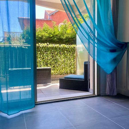 Studio Jardin Fleuris Parking Nice Exterior photo